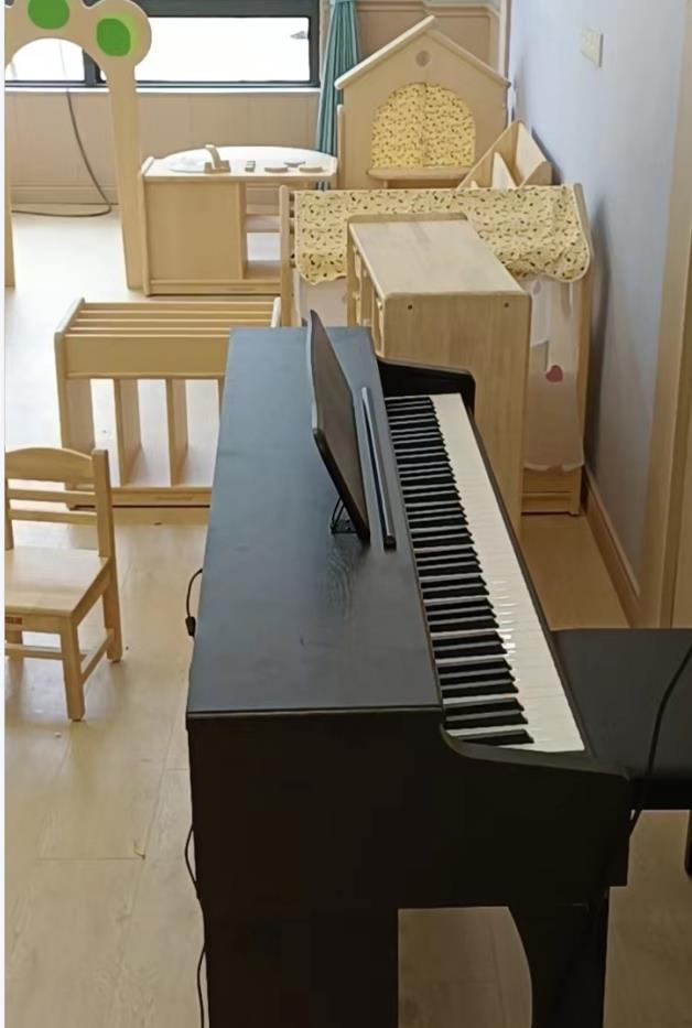 “幼”见开学季，艾嘉钢琴走进咸宁市赤壁市凤凰城幼儿园