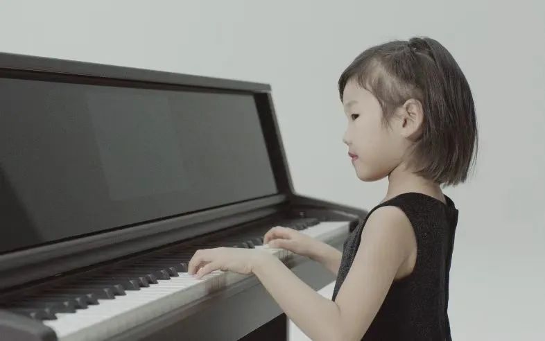 让音乐教育普惠化，艾嘉钢琴开展新品线上宣讲会